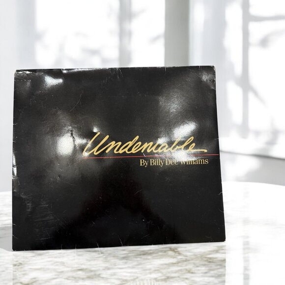 Avon NEW Vintage 100% Silk Scarf 90s Billy Dee Williams Undeniable Design 33X33 - Picture 5 of 15